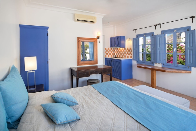 Imagen de la habitación del Hotel Meltemi Suites. Foto 10