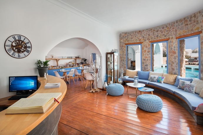 Imagen de los interiores del Hotel Meltemi Suites. Foto 18