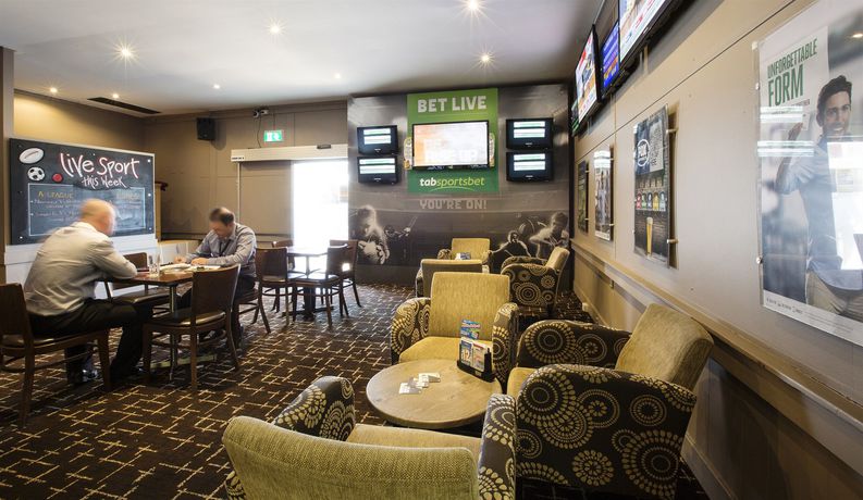 Imagen del bar/restaurante del Hotel Melton. Foto 7
