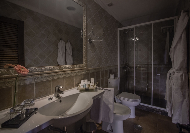 Imagen de la habitación del Hotel Melva Suite. Foto 4