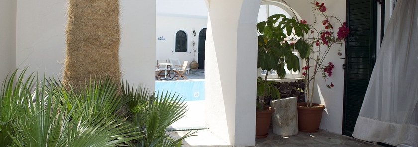 Imagen de los exteriores del Hotel Memento Perissa. Foto 9