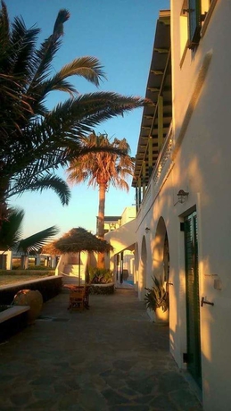 Imagen de los exteriores del Hotel Memento Perissa. Foto 13