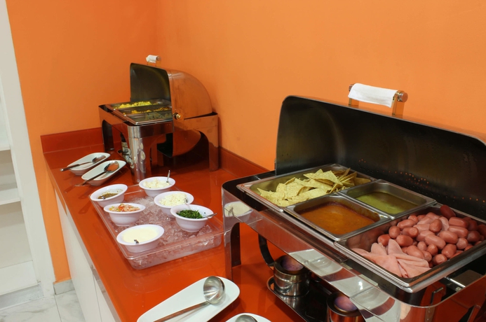 Imagen del bar/restaurante del Hotel Memora Express. Foto 6