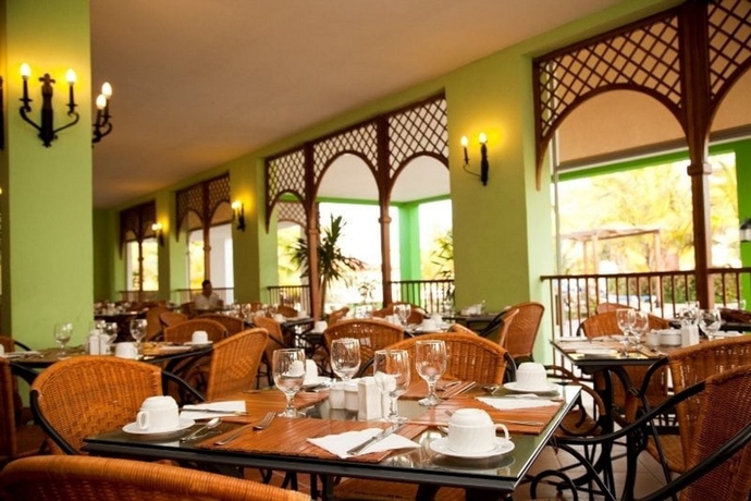 Imagen general del Hotel Memories Caribe Beach Resort. Foto 3