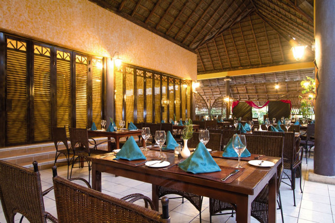 Imagen del bar/restaurante del Hotel Memories Holguin Beach Resort. Foto 3