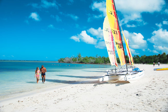 Imagen de los exteriores del Hotel Memories Holguin Beach Resort. Foto 8