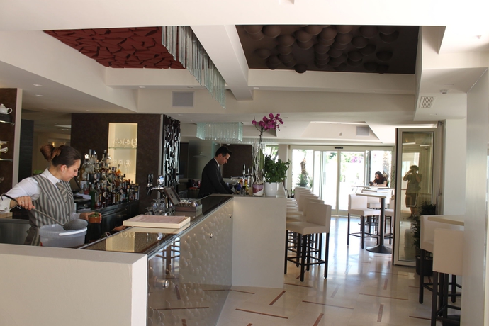 Imagen del bar/restaurante del Hotel Memory Resort. Foto 3