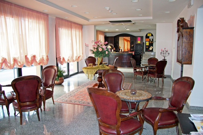 Imagen de los interiores del Hotel Memory, Rimini. Foto 15