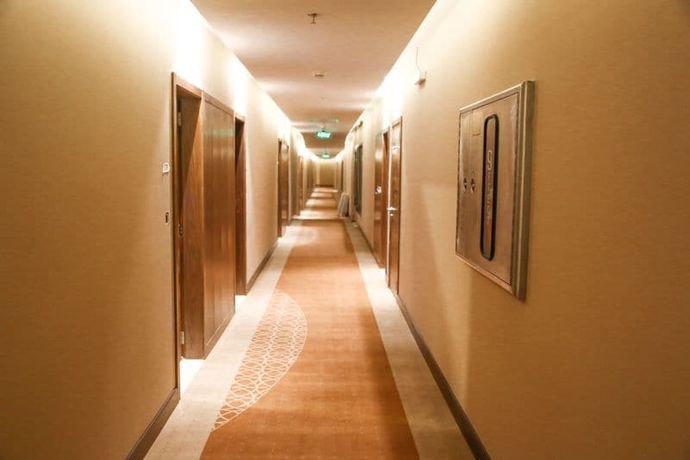 Imagen de los interiores del Hotel Mena Airport Jeddah. Foto 18