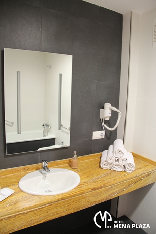 Imagen de la habitación del Hotel Mena Plaza. Foto 3