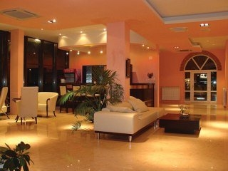 Imagen de los interiores del Hotel Menabria Nessebar. Foto 8
