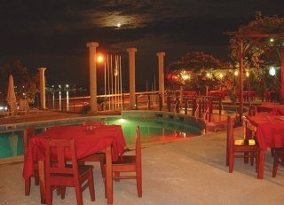 Imagen del bar/restaurante del Hotel Menabria Nessebar. Foto 6