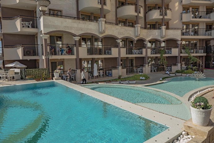 Imagen de la piscina del Hotel Menada Golden Rainbow Apartments. Foto 18