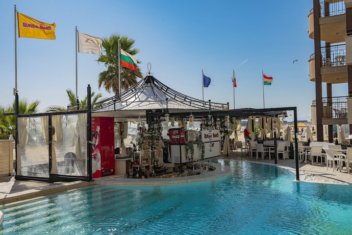 Imagen de la piscina del Hotel Menada Golden Rainbow Apartments. Foto 19