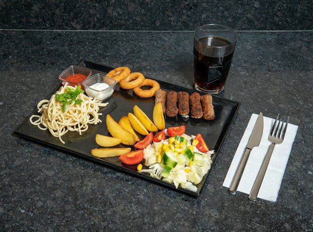 Imagen del bar/restaurante del Hotel Menalo Premium Istanbul Airport. Foto 3