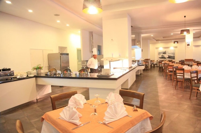 Imagen del bar/restaurante del Hotel Menara. Foto 6