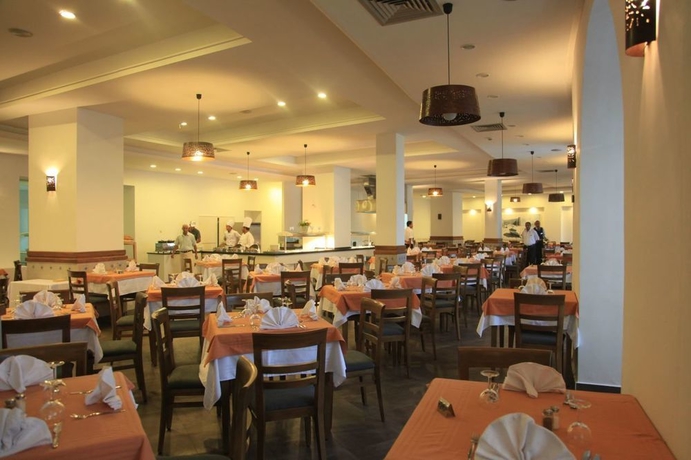 Imagen del bar/restaurante del Hotel Menara, Hammamet. Foto 3