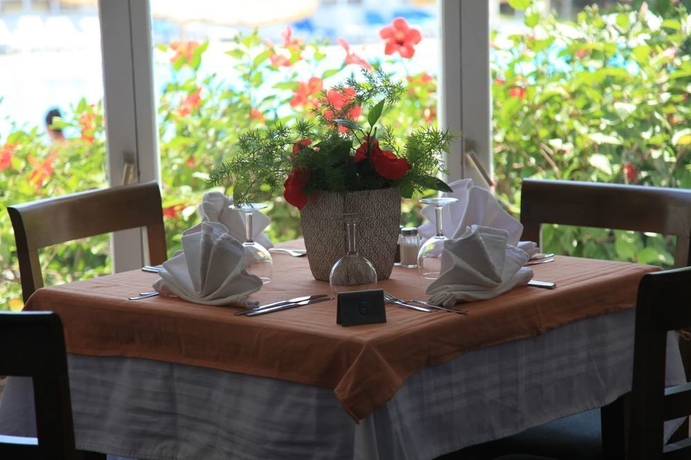 Imagen del bar/restaurante del Hotel Menara, Hammamet. Foto 7