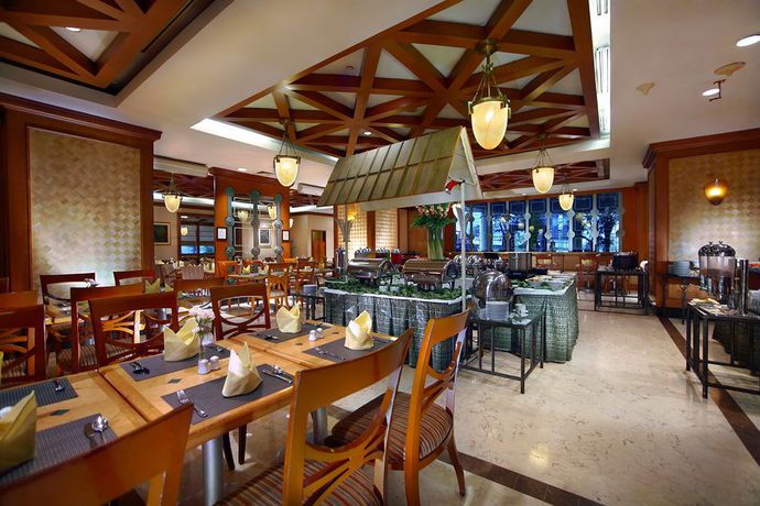 Imagen del bar/restaurante del Hotel Menara Peninsula Jakarta. Foto 2