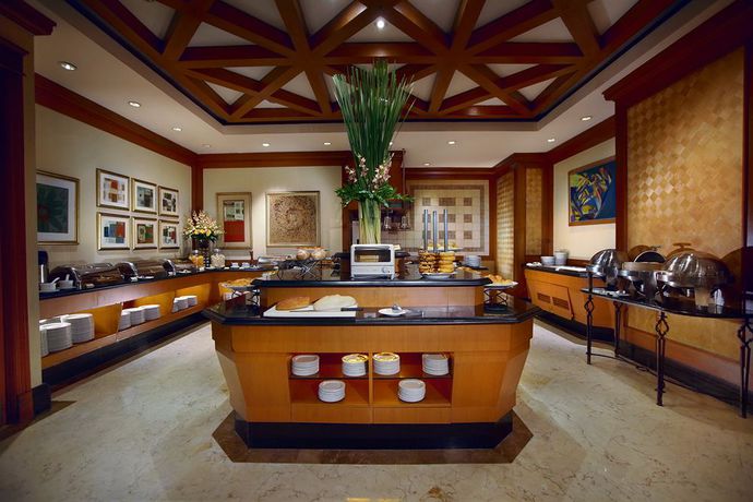 Imagen del bar/restaurante del Hotel Menara Peninsula Jakarta. Foto 3
