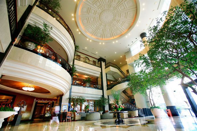 Imagen de los interiores del Hotel Menara Peninsula Jakarta. Foto 11