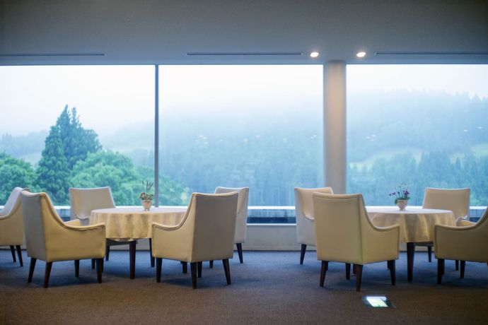 Imagen del bar/restaurante del Hotel Menard Aoyama Resort Sch&ouml;nvert. Foto 2