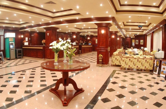 Imagen de los interiores del Hotel Menaville. Foto 15