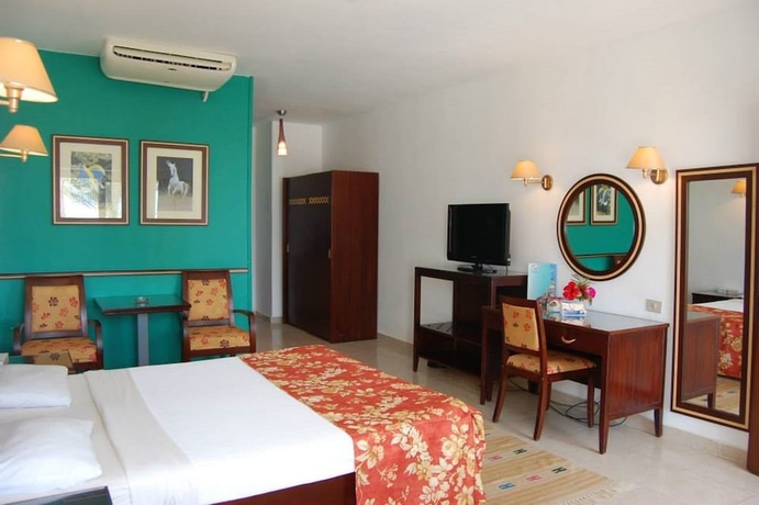 Imagen de la habitación del Hotel Menaville. Foto 7