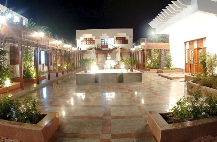 Imagen de la habitación del Hotel Menaville. Foto 10