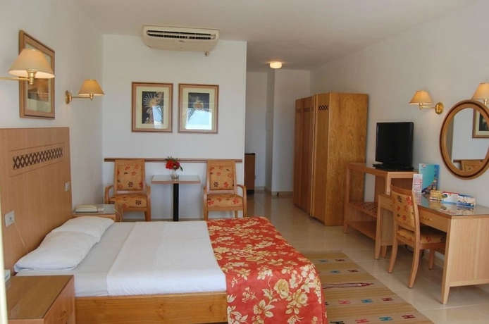 Imagen de la habitación del Hotel Menaville. Foto 12
