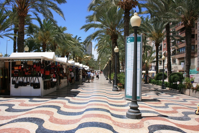 Imagen de los exteriores del Hotel Mendez Nuñez Alicante. Foto 14