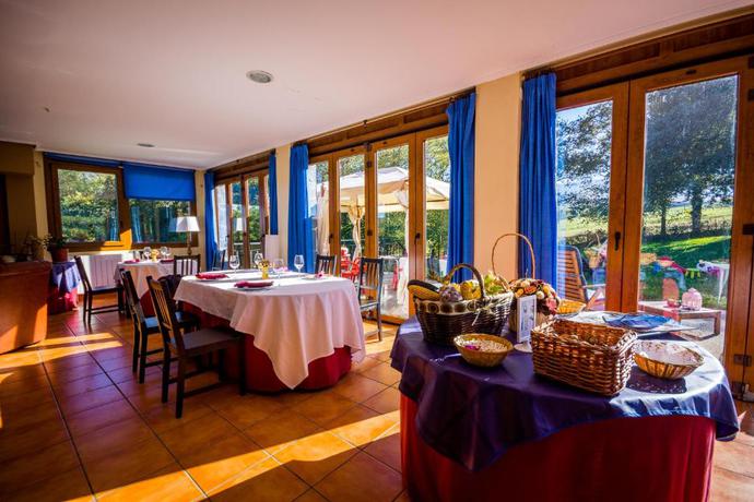 Imagen de los interiores del Hotel Mendi Alai. Foto 8