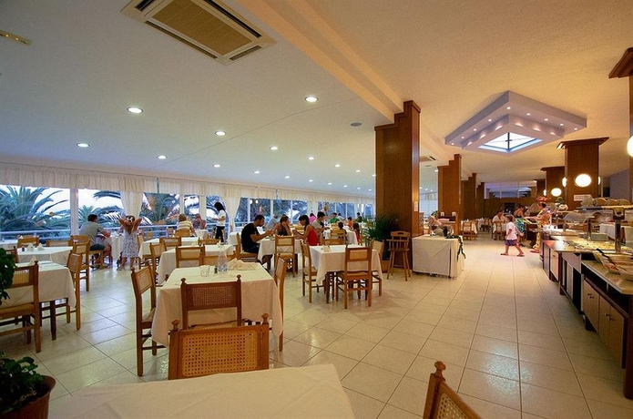 Imagen del bar/restaurante del Hotel Mendi. Foto 6