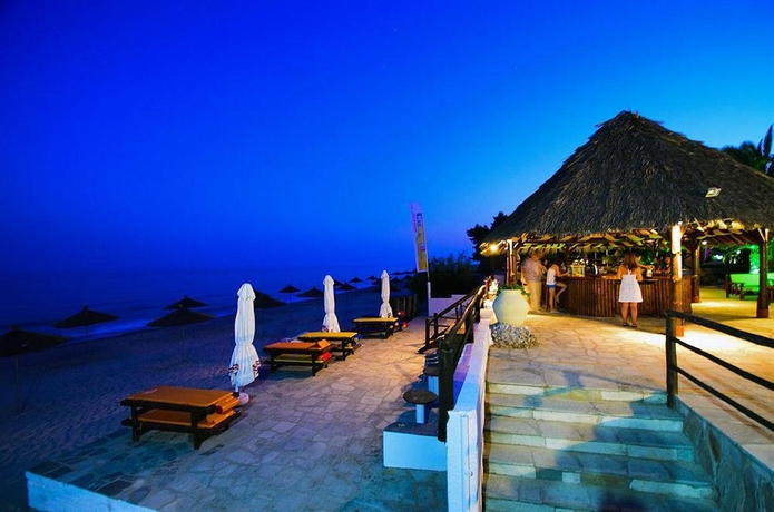 Imagen de los exteriores del Hotel Mendi. Foto 11