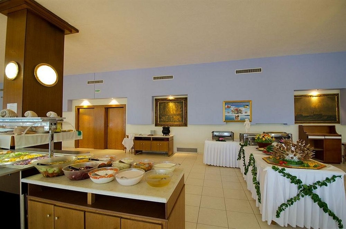 Imagen del bar/restaurante del Hotel Mendi. Foto 7