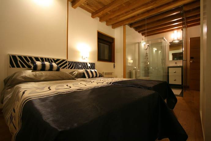 Imagen de la habitación del Hotel Mendi Green. Foto 2