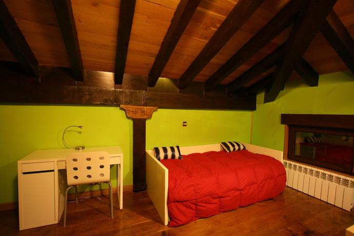 Imagen de la habitación del Hotel Mendi Green. Foto 9