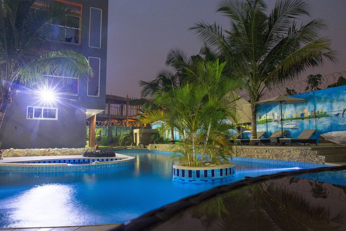 Imagen de la piscina del Hotel Mendiata. Foto 18