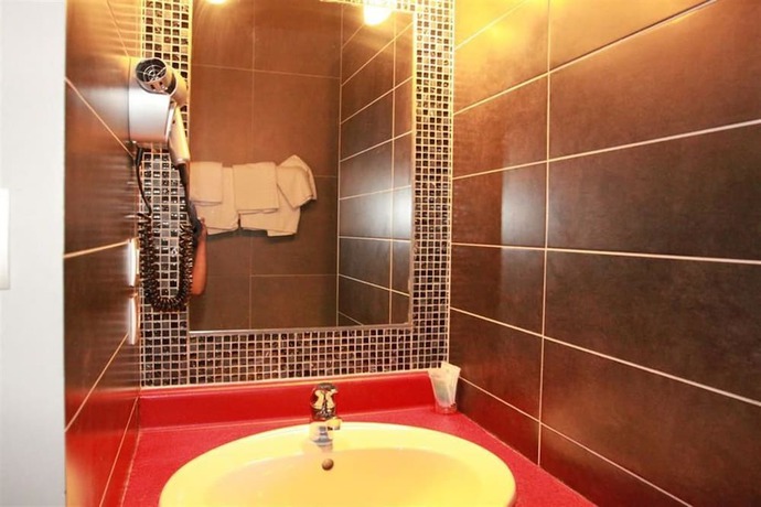 Imagen de la habitación del Hotel Mendy. Foto 4