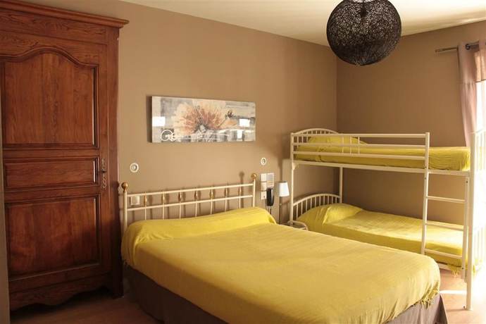 Imagen de la habitación del Hotel Mendy. Foto 6