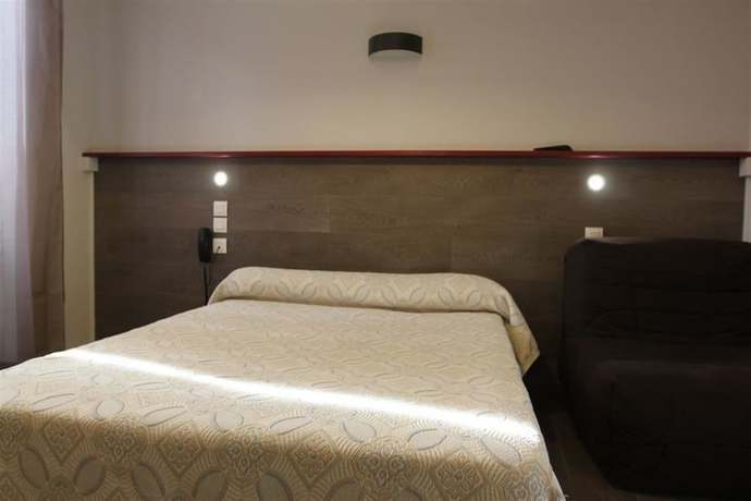 Imagen de la habitación del Hotel Mendy. Foto 10