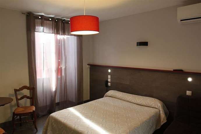Imagen de la habitación del Hotel Mendy. Foto 12