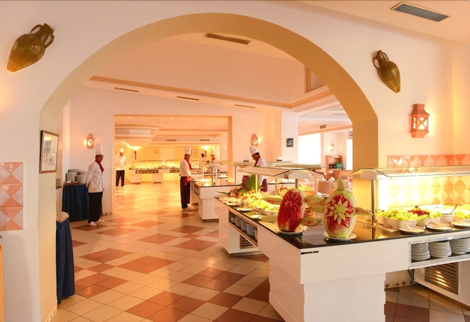 Imagen del bar/restaurante del Hotel Meninx Djerba. Foto 3