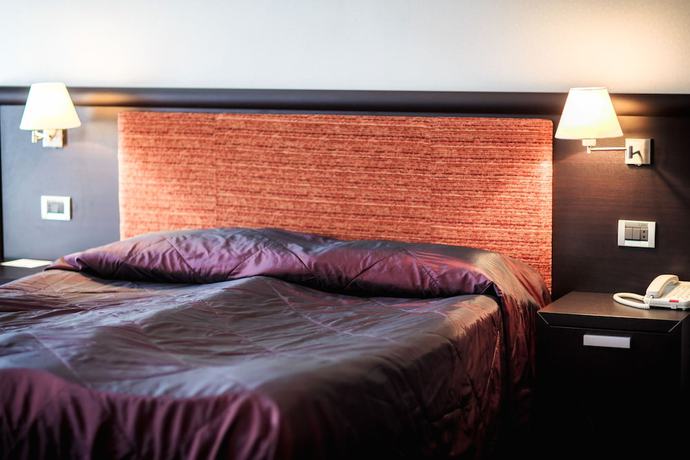 Imagen de la habitación del Hotel Menorah. Foto 2