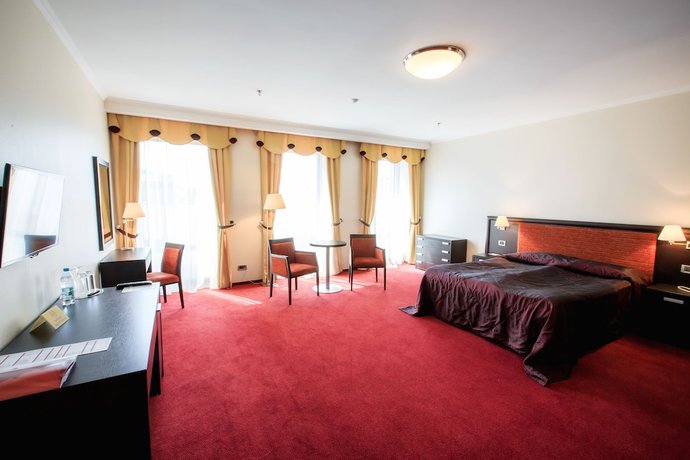 Imagen de la habitación del Hotel Menorah. Foto 6