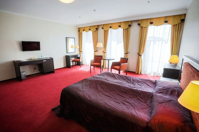 Imagen de la habitación del Hotel Menorah. Foto 10