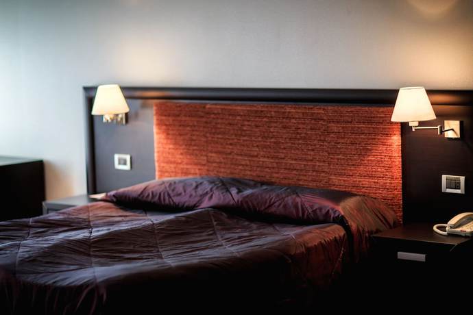 Imagen de la habitación del Hotel Menorah. Foto 11