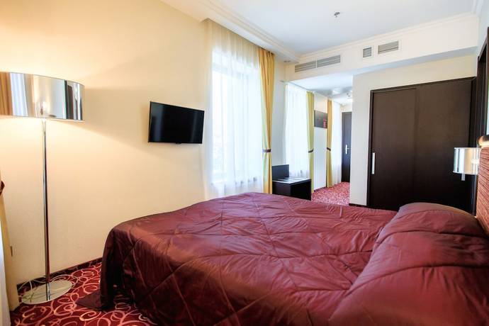 Imagen de la habitación del Hotel Menorah. Foto 18