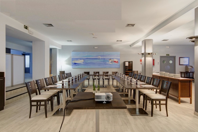 Imagen de los interiores del Hotel Menorca Patricia. Foto 10