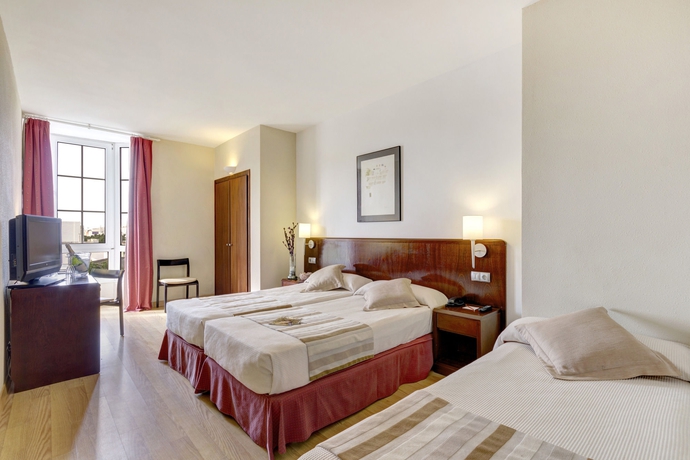 Imagen de la habitación del Hotel Menorca Patricia. Foto 8